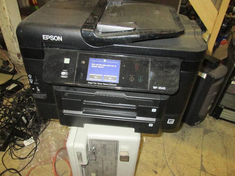 lot 144 image: Epson 3540 printer powers on...