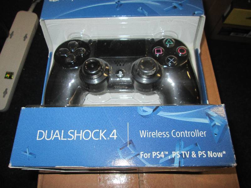 lot 150 image: PS4 ccontroller...