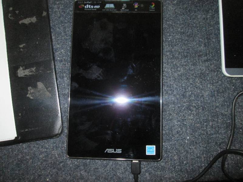 lot 155 image: Asus Zenpad C70 not powering up...