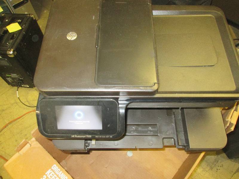 lot 156 image: HP printer 2520 powers on...