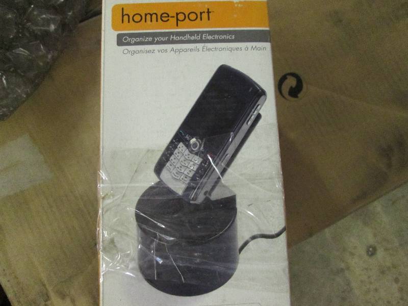 lot 189 image: 2 Homeport personal organizers
