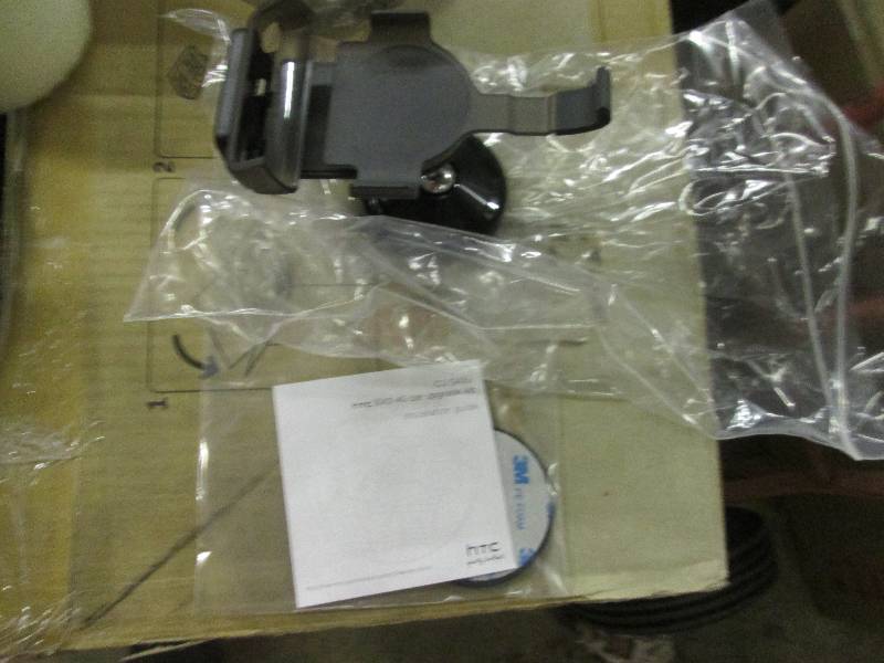lot 197 image: Car mounting kit ...