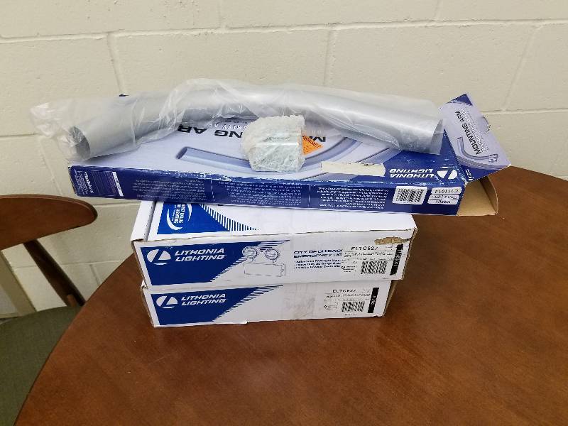 lot 75 image: 2-Light 20-Gauge Chicago Approved White Emergency Fixture Unit, Extruded-Aluminum Mounting Arm Area-Light