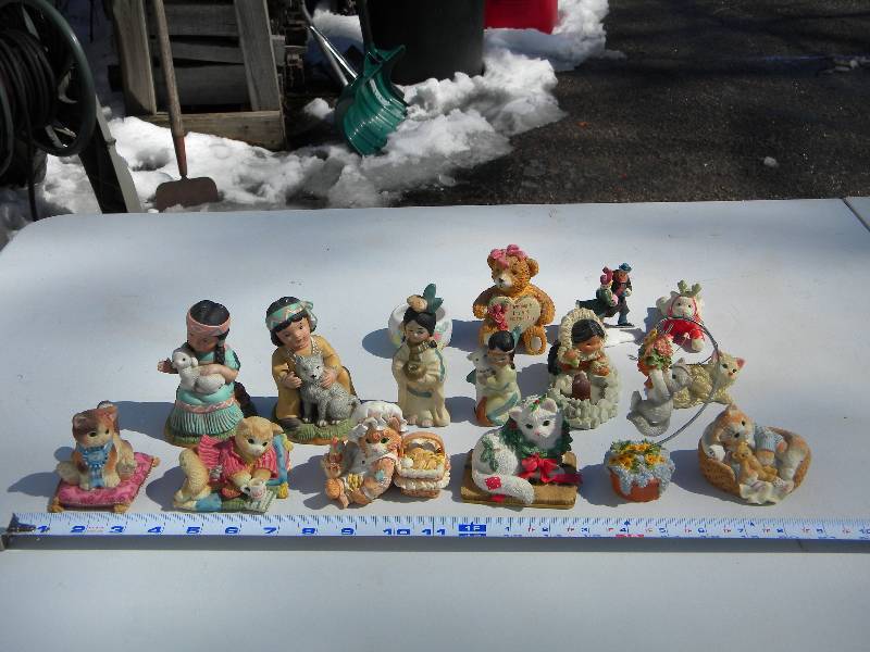 Calico Kittens,Homco and other figurines
