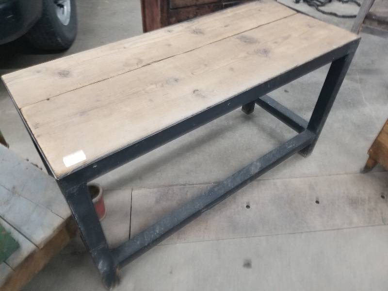 Iron and wood tablebench