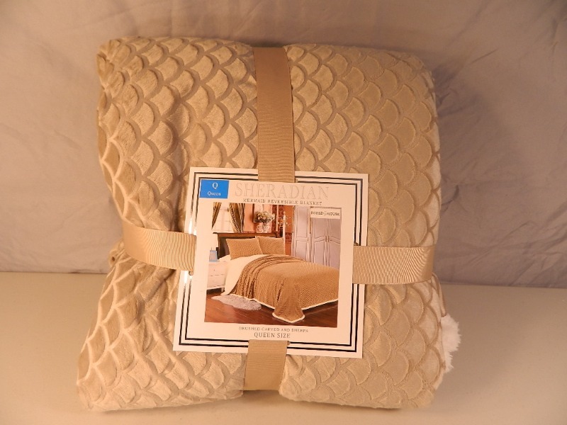 New Queen Reversible Mermaid Blanket