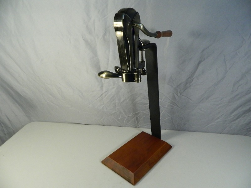 New High End Wine Opener and Recorker