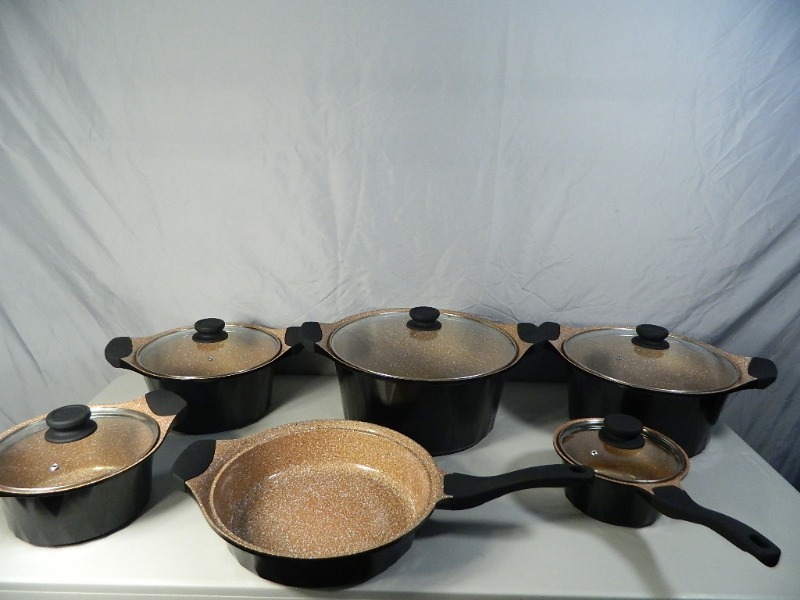 New 11 pc Pot and Pan Set