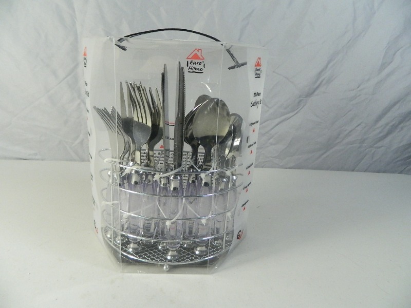 New 20 Pc Cutlery Set with Caddy