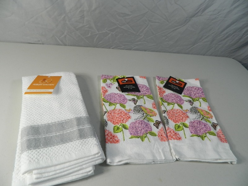 4 New Kitchen Towels