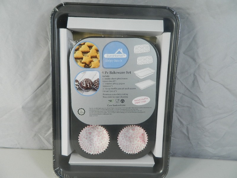 New 4 Pc Bakeware Set
