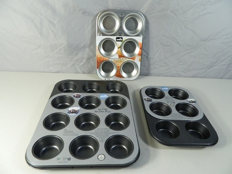 3 New Muffin Pans