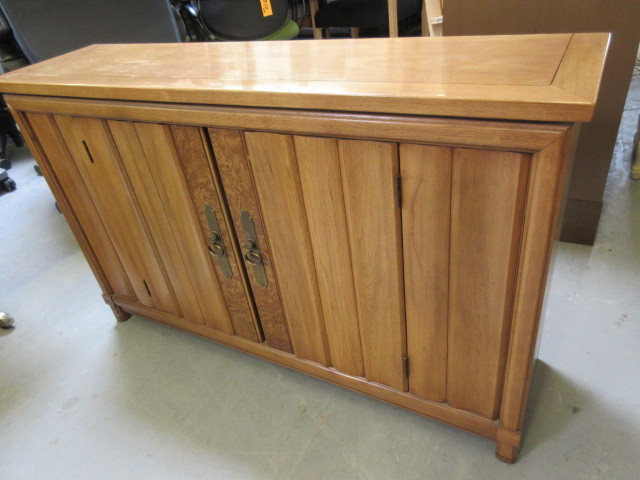 SOLID WOOD 2 DOOR CABINET