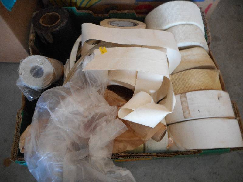 lot 36 image: Paint,drywall,tile lot