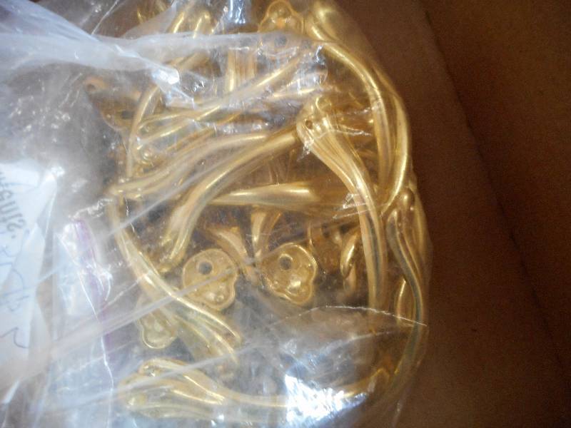 lot 15 image: Cabinet Hardware