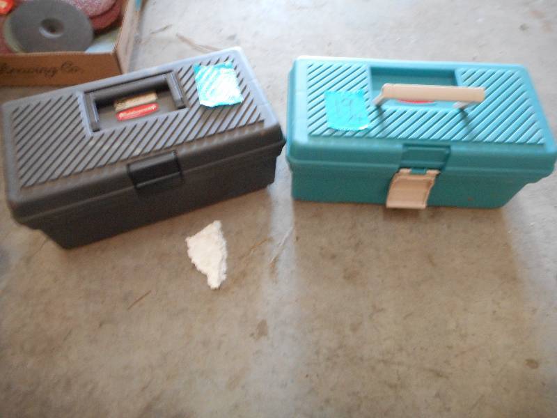 lot 19 image: Garage Items