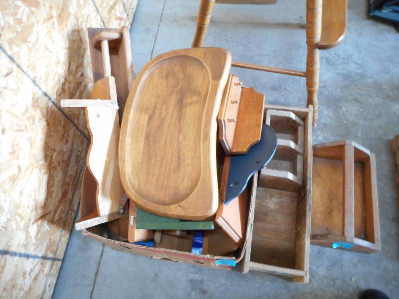 lot 27 image: Wood Items
