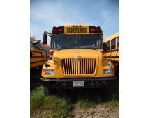 lot 2 image: 2001 International Bus