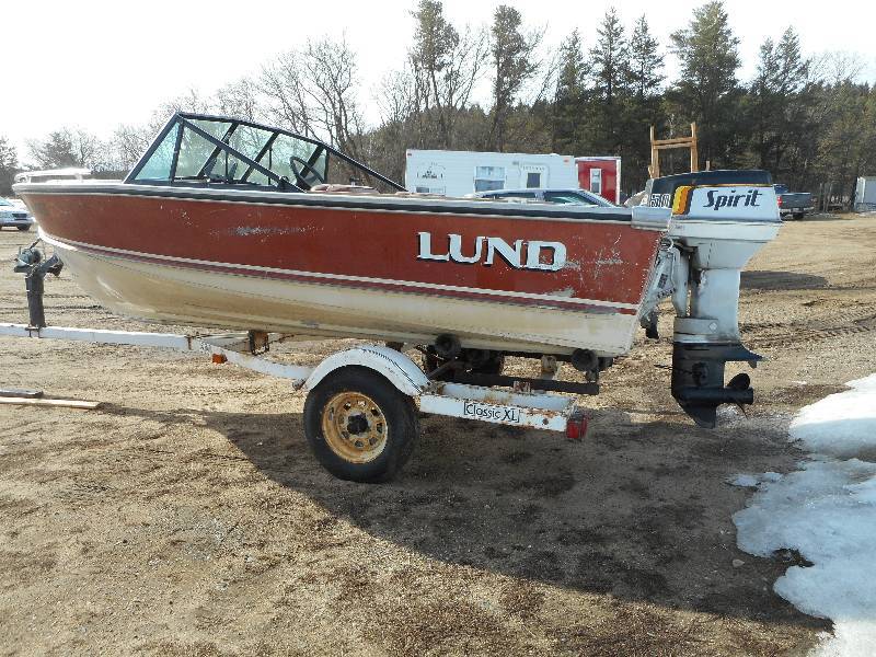 lot 5 image: 1980 Lund Fishing Boat