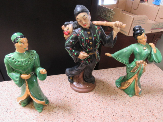 lot 505 image: ASIAN FIGURINES