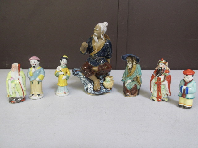 lot 506 image: ASIAN FIGURINES