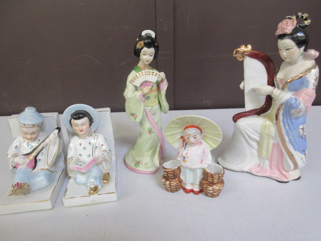 lot 508 image: ASIAN FIGURINES AND BOOKENDS