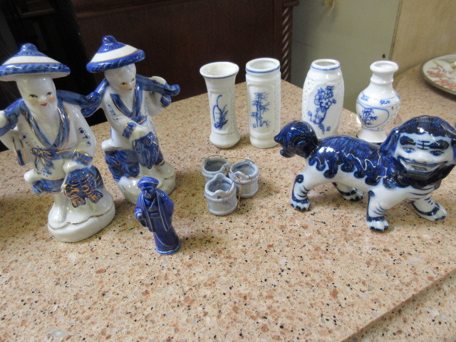lot 509 image: ASIAN FIGURINES