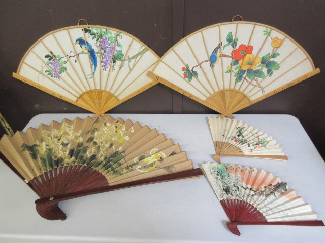 lot 514 image: HAND PAINTED ASIAN FANS