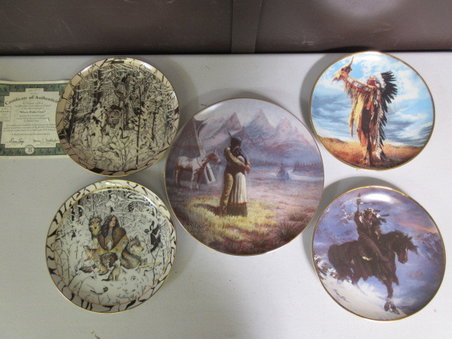lot 544 image: PERILLO LOVERS COLLECTOR PLATE PLUS MORE COLLECTOR PLATES