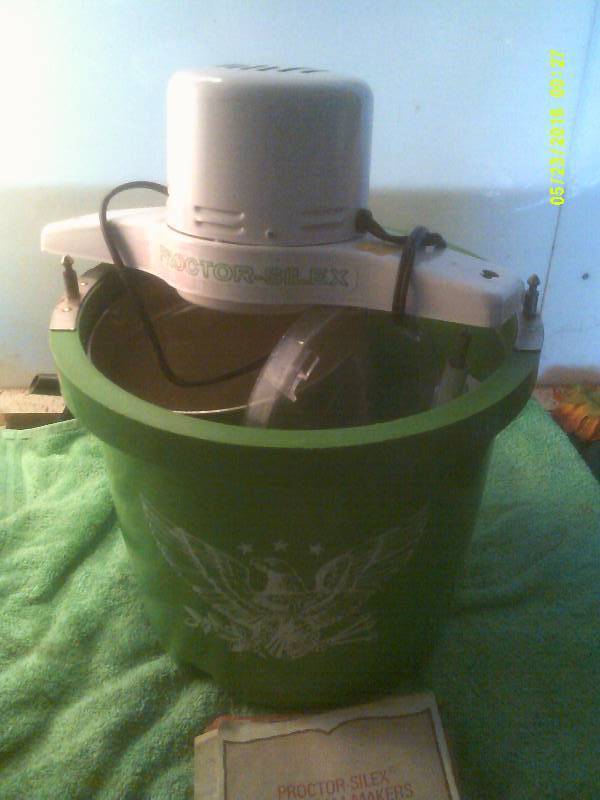 PROCTOR AND SILEX ICE CREME MAKER