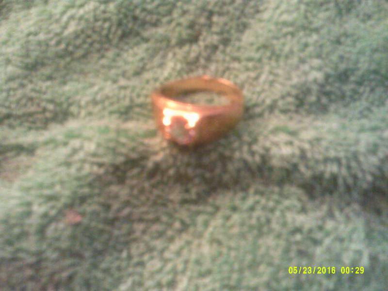SZ 6 GOLD AND DIAMOND RING