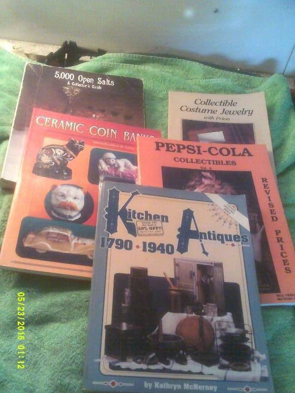 5 COLLECOR BOOKS
