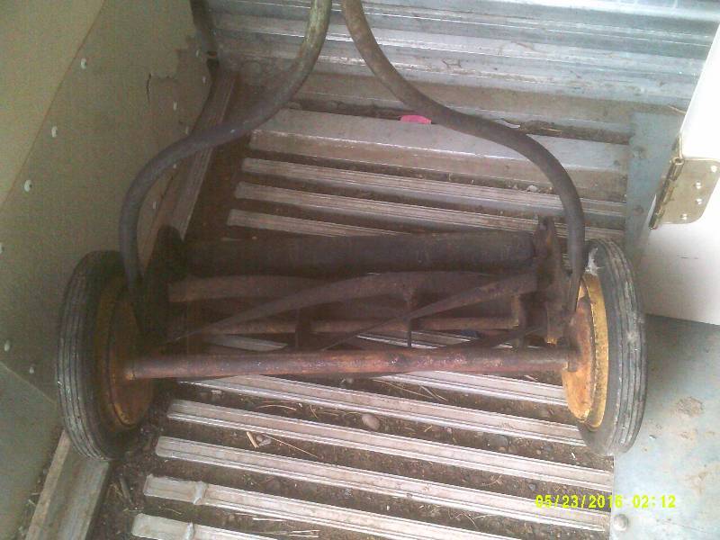 ANTIQUE PUSH MOWER