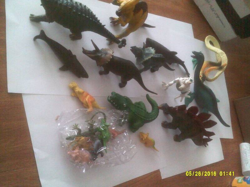 DINASAURES
