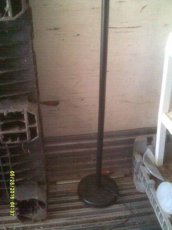 FLOOR LAMP