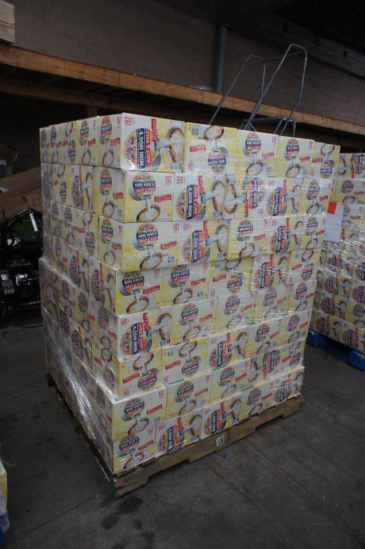 lot 6 image: 1 PALLET OF LAND O LAKES - MINI MOOS HALF & HALF - REAL CREAM CREAMERS -  APPROX 200 CASES ON THE PALLET - 192 - SERVINGS PER CASE - SHELF DATE 11-2017