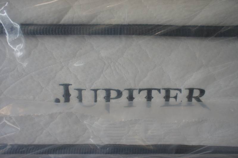 lot 16 image: BRAND NEW  FULL size American star Jupiter mattress and boxspring set