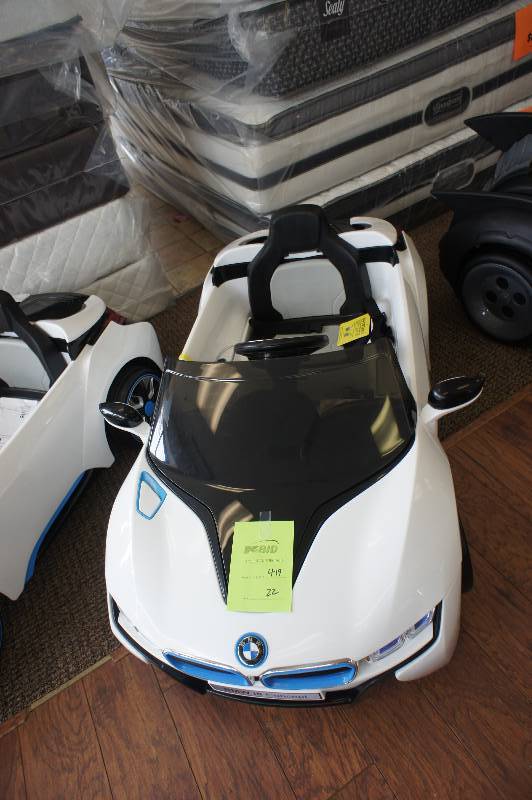 lot 21 image: BRAND NEW FULLY ASSEMBLED-- 6 Volt BMW I8 concept car ride on powerwheel