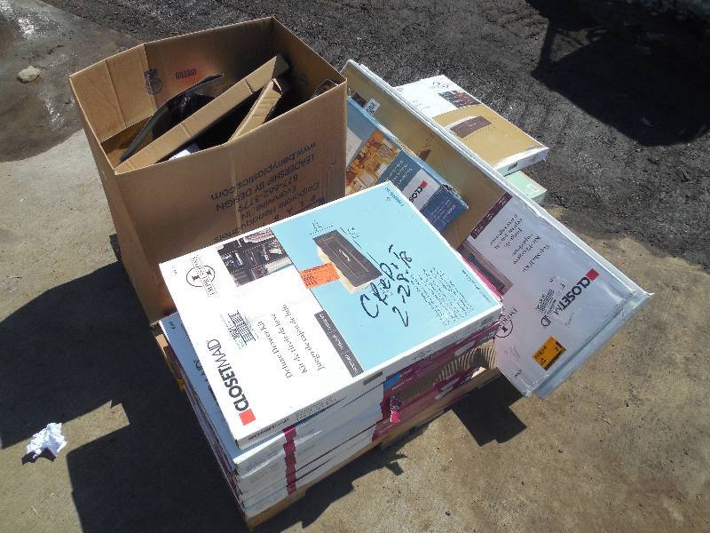 lot 18 image: ASSORTED PALLET LOT OF CLOSET MAID ITEMS