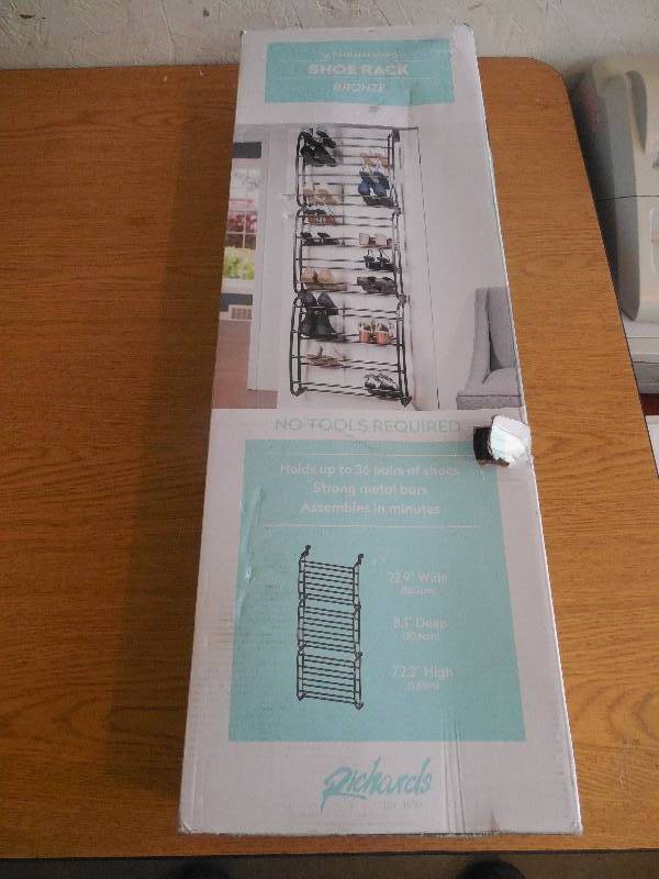 lot 22 image: 36 Pair Over the Door Shoe Rack Finish Bronze