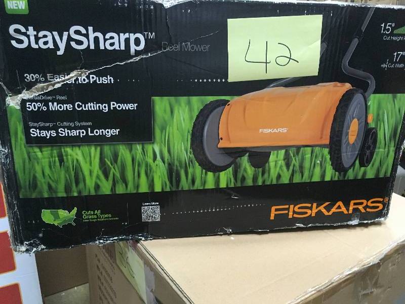 Fiskars Staysharp Max 17 inch Reel Mower  New