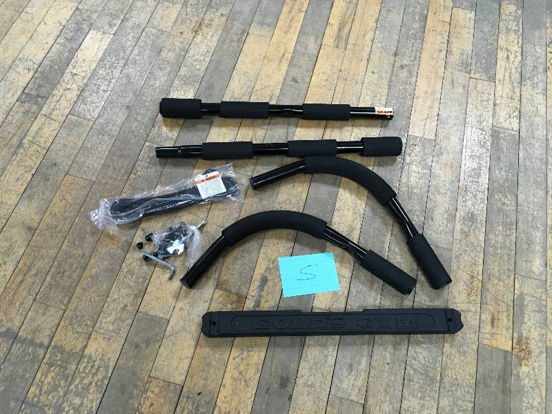 Golds Gym 5-in-1 Door Gym Trainer in like new condition