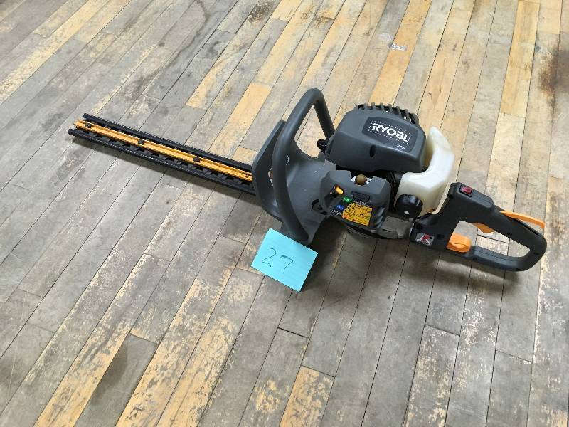 Ryobi 2 Cycle 22 in. Hedge Trimmer in like new condition