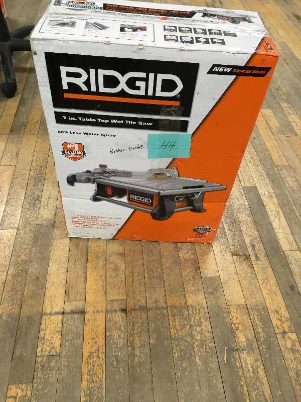 Ridgid 7 in. Table Top Wet Tile Saw in working condition