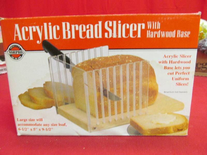 lot 7 image: Nor Pro Bread slicer