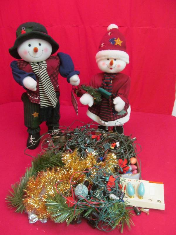lot 17 image: vintage Holiday Christmas Dcor