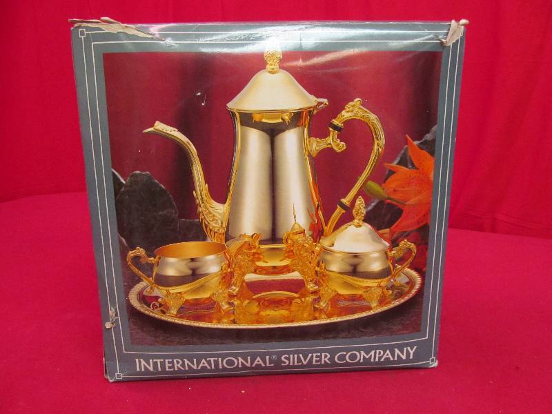 lot 25 image: International silver company coffee set