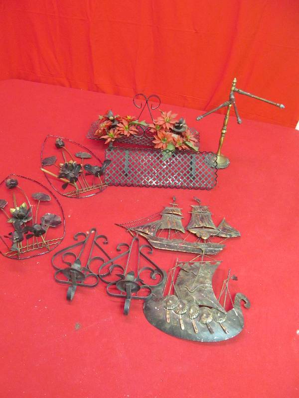 lot 27 image: wall dcor