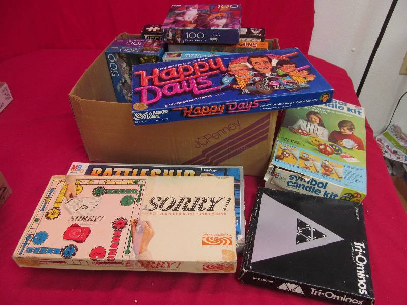 lot 30 image: vintage games, puzzles