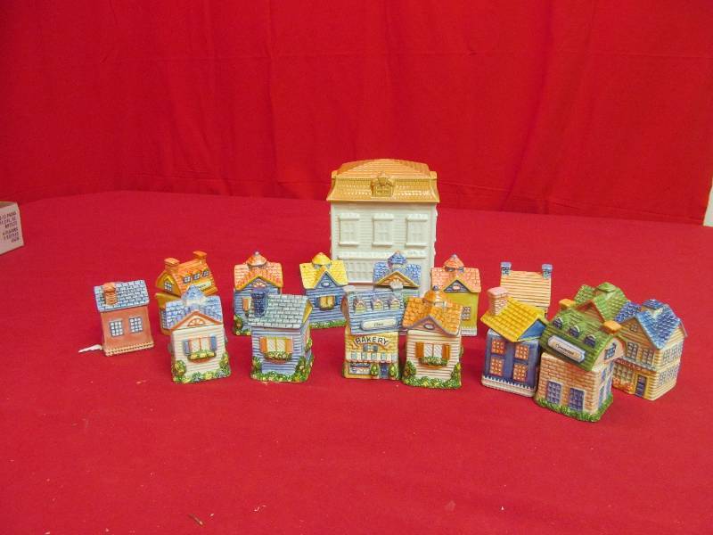 lot 43 image: spice jars